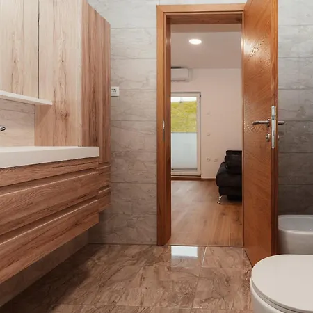 Apartmaji Laznik Ljubno