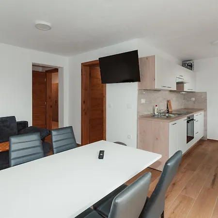 Apartmaji Laznik