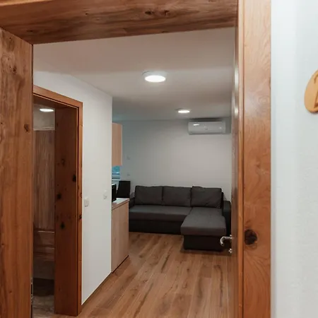 Apartmaji Laznik