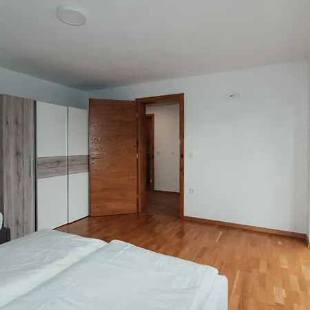Apartment Apartmaji Laznik
