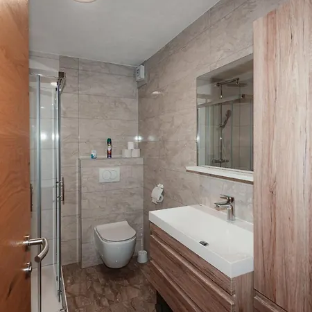 Apartmaji Laznik Lejlighed Ljubno