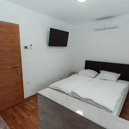 Apartmaji Laznik