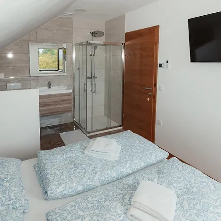 Apartmaji Laznik
