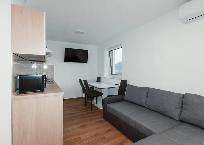 Appartamento Apartmaji Laznik Ljubno